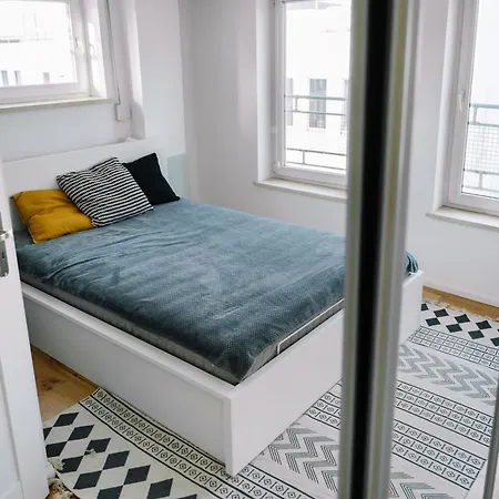 Rentplanet - Swietego Mikolaja Apartamento